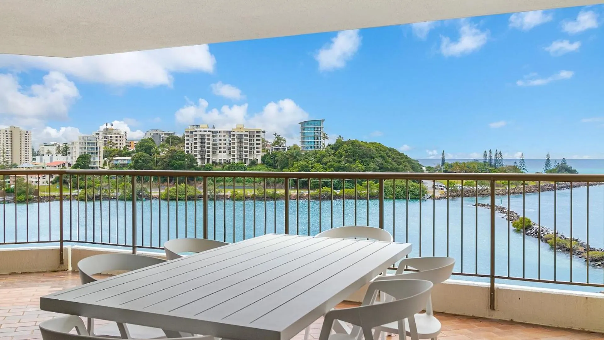 Seascape Apartments Unit 802 Tweed Heads